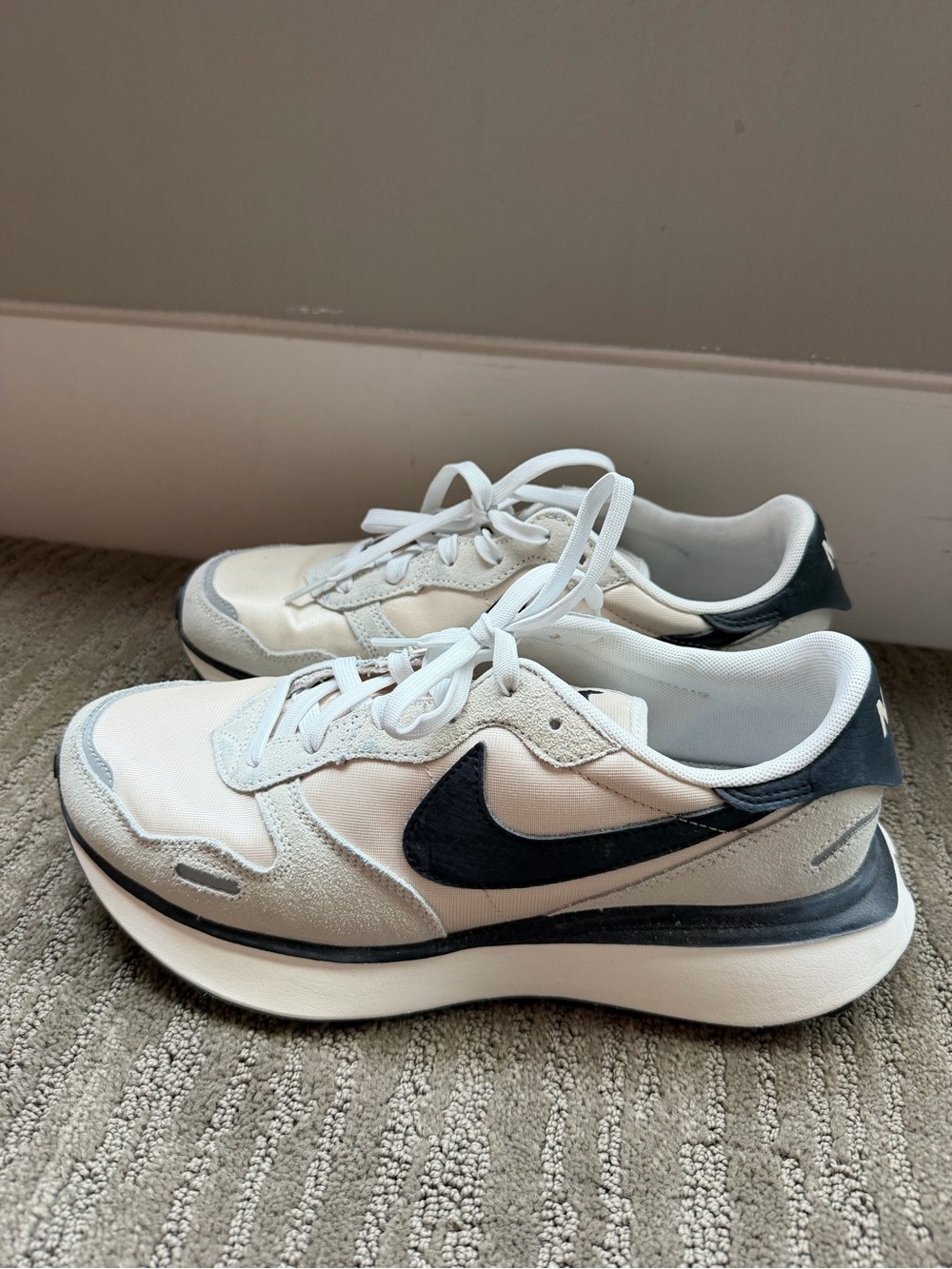 Nike Women's Phoenix Waffles Sneakers Summit Size 10